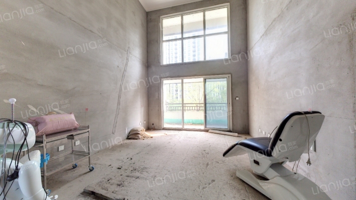 天鹅湖畔一期二手房实景图