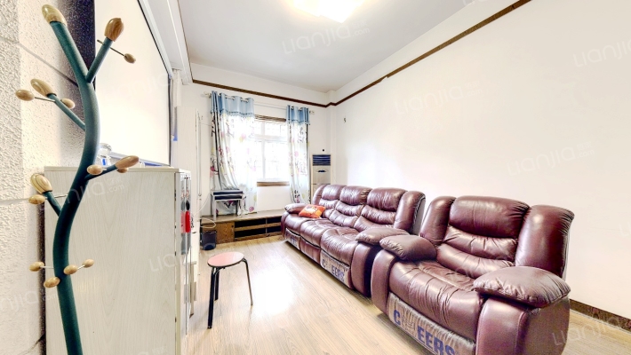 新兴花园二手房实景图