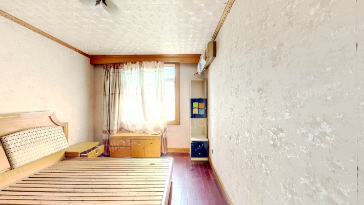 液压件厂宿舍二手房实景图