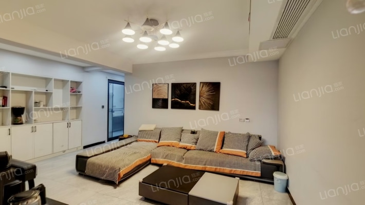 新景翡翠三期二手房实景图