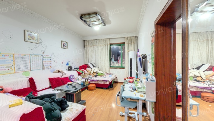 青龙路94号二手房实景图