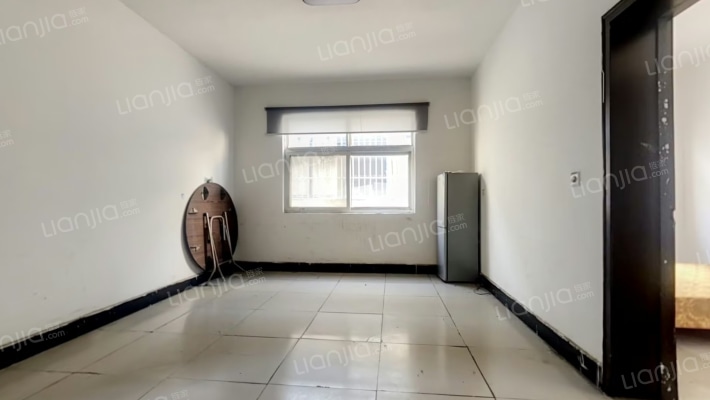 警苑小区二手房实景图