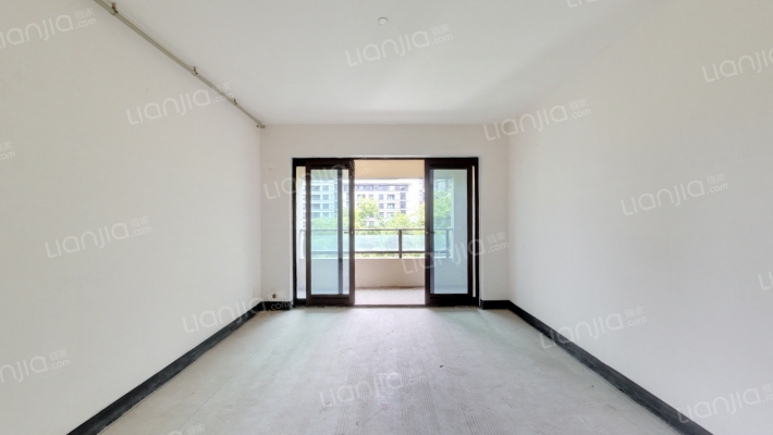 长滩原麓瑾园B区二手房实景图