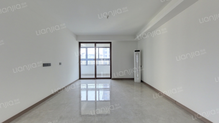 万科悦达翡翠云台二手房实景图