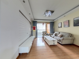 滿五唯一，近地鐵，主臥朝南 戶型方正，裝修好