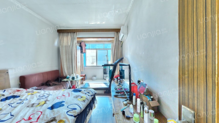 体育场路2-70号二手房实景图