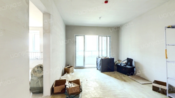 ：地理位置好离德信公园直线距离200米，全南两居。-客厅