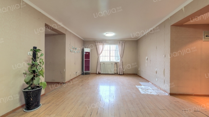 西材东苑小区二手房实景图