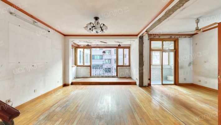 中油小区二手房实景图