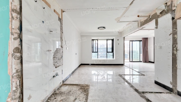 新中宇维萨二手房实景图