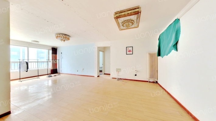 鲁商蓝岸国际三期二手房实景图