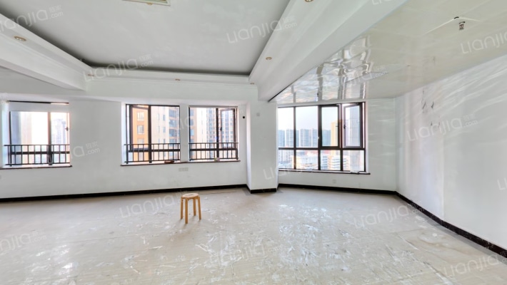 湘诚德峰小区A区二手房实景图