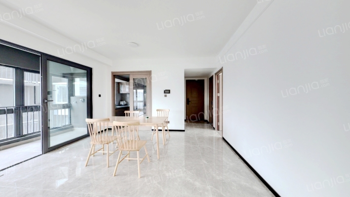 旭辉恒基铂仕湾二手房实景图