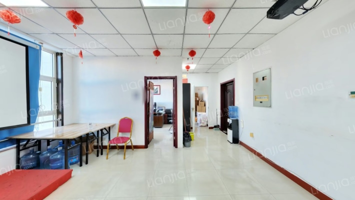 王府商务大厦二手房实景图