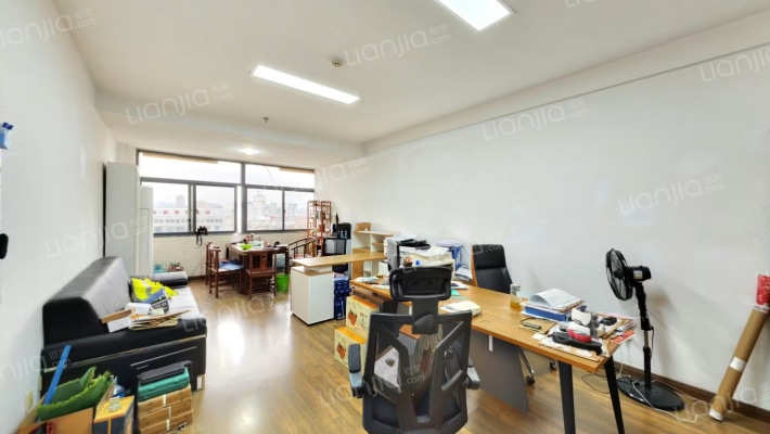 金贸大厦二手房实景图