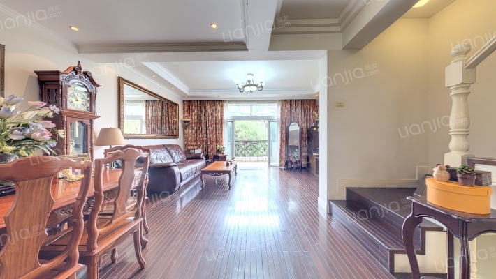 西郊宝成花苑二手房实景图