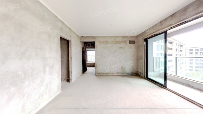 新天泽樾麓台二手房实景图