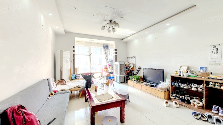 恋日家园A区二手房实景图