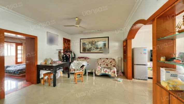 秦峰花园一村二手房实景图