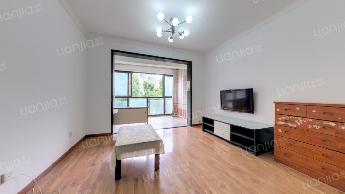 滨江河畔二手房实景图