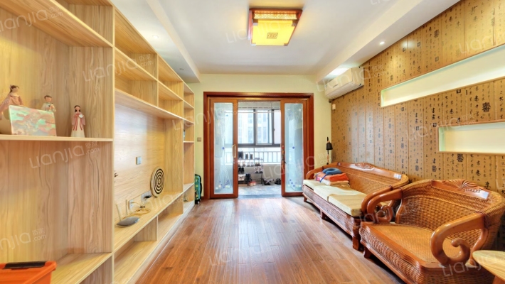 绿地中央广场A区二手房实景图