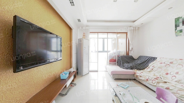 水绿名苑二手房实景图