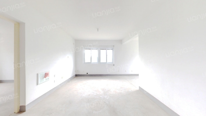 江畔花苑南区二手房实景图