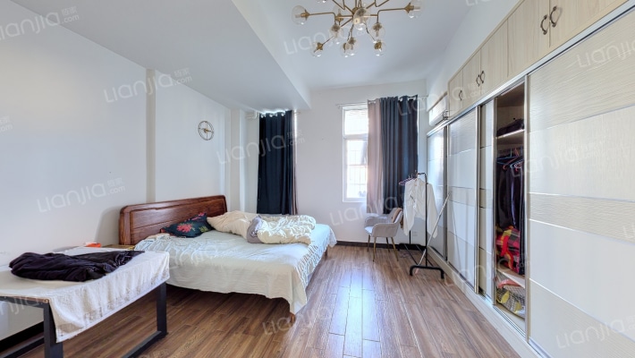 学府花园二手房实景图