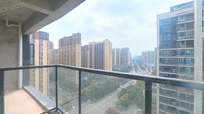 天嘉成林间二手房实景图