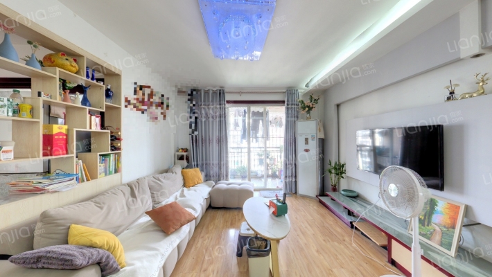 福湾新城冬阳苑二手房实景图