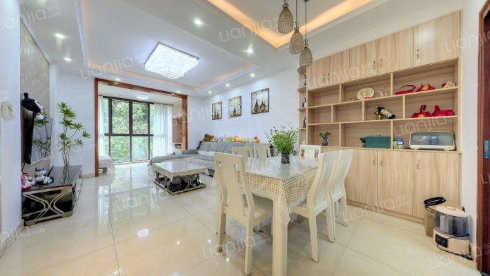 柏林河畔二手房实景图