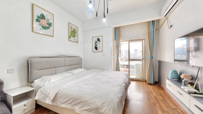 蓝光郁金香花园广场二手房实景图