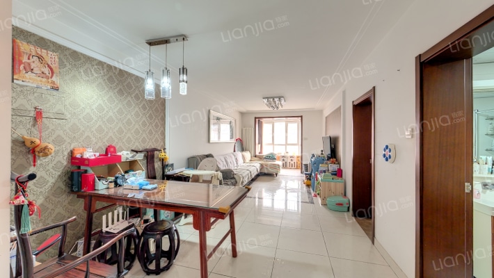 鸿博家园六区二手房实景图