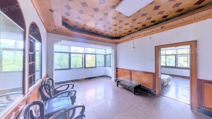 龙柏社区二手房实景图