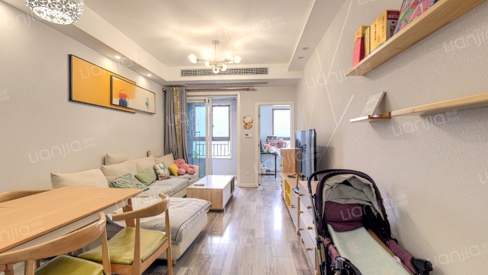 华宇温莎小镇二手房实景图