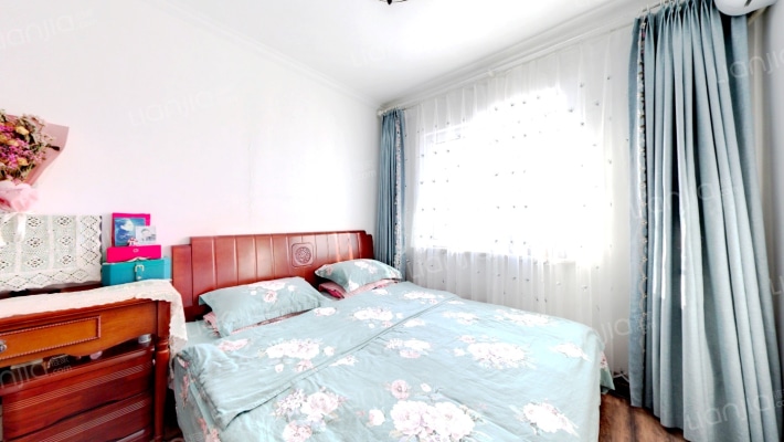 亿龙国际公寓二手房实景图