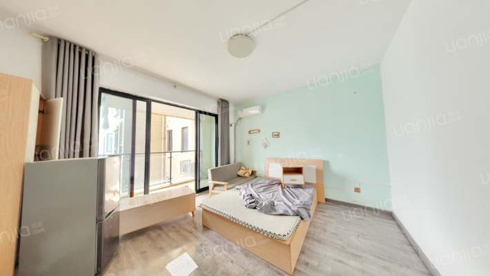 中建梅溪湖中心二手房实景图