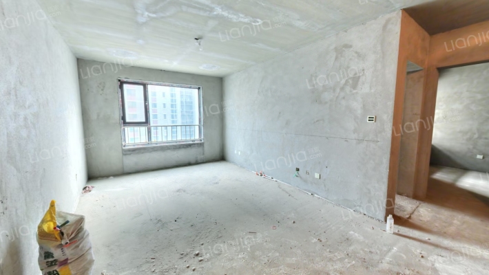 国泰龙城湾B区二手房实景图