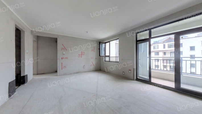 出售  凤麟府洋房  南北通透三居双卫 采光视野好-客厅