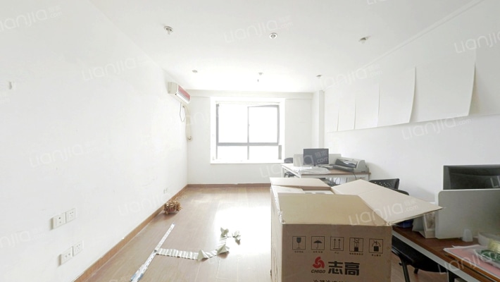 万特商务中心二手房实景图