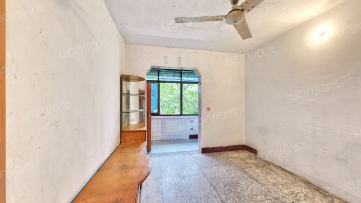 桥鸿一村二手房实景图