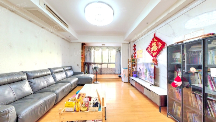 融晟红郡二手房实景图