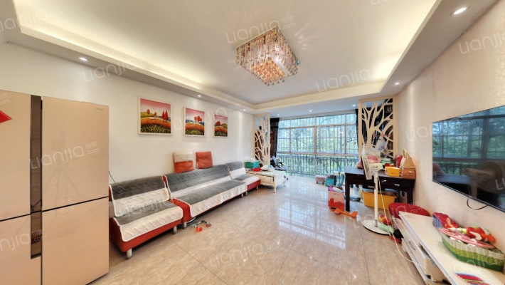 体育馆路018号二手房实景图