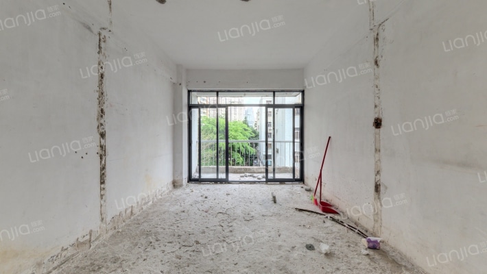 嘉年华小区二手房实景图