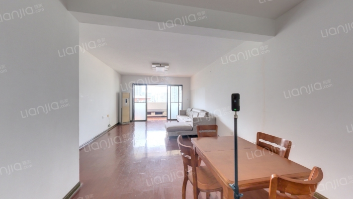 信地伴云居二手房实景图