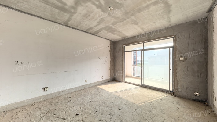 麓山里二手房实景图