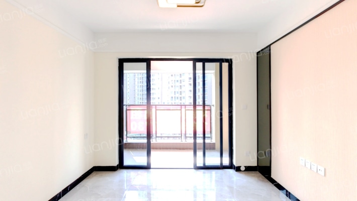 万代公馆二手房实景图