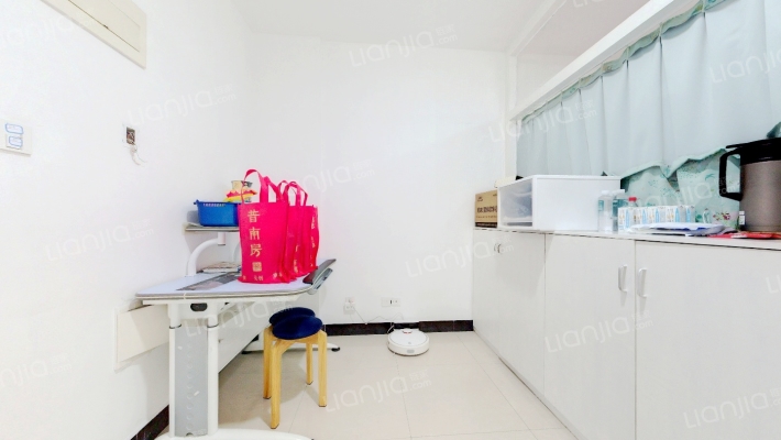 东港嘉苑三区二手房实景图