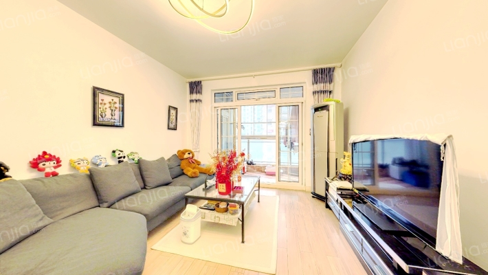 宝莲湖景园二手房实景图