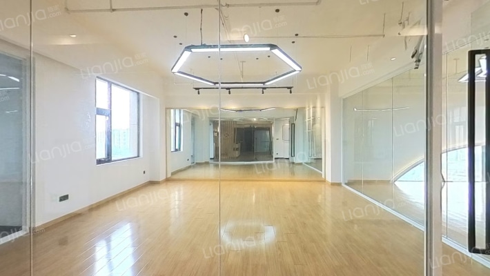 嘉福商务大厦二手房实景图